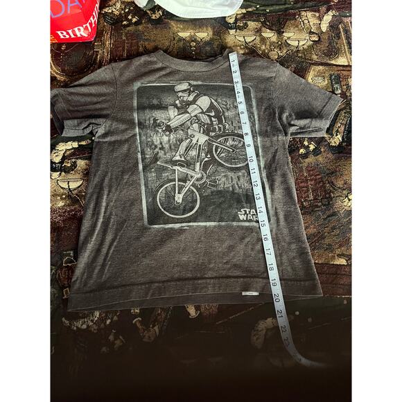 Old Navy Star Wars Collectible T-shirt - Picture 6 of 6